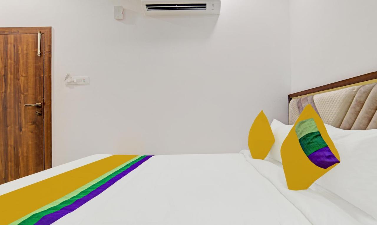Itsy Hotels Phoenix Indore Buitenkant foto